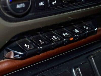 Chevrolet Silverado HIGH COUNTRY REAPER 2015 1 out of 5 in UAE