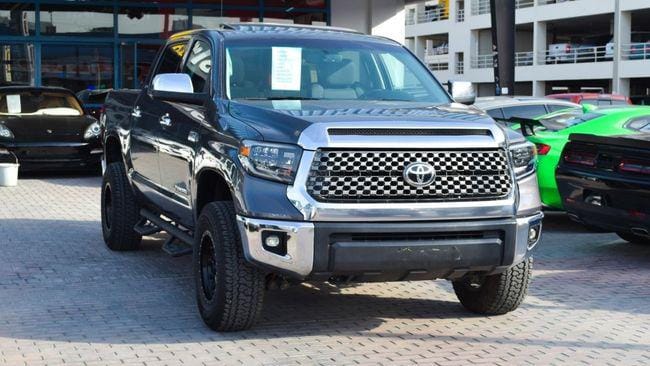 Toyota Tundra 5.7 L SR5 2016