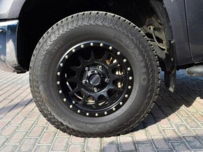 Toyota Tundra 5.7 L SR5 2016