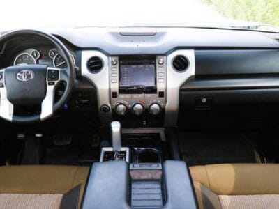 Toyota Tundra SR5 2016