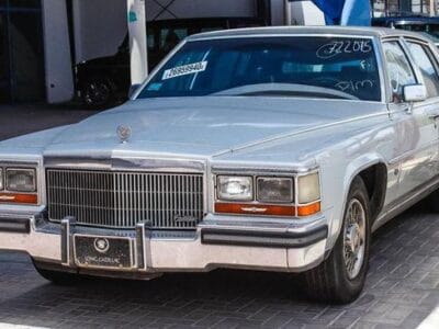 Cadillac Brougham 5.0 L 1989