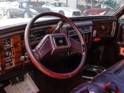 Cadillac Brougham 5.0 L 1989