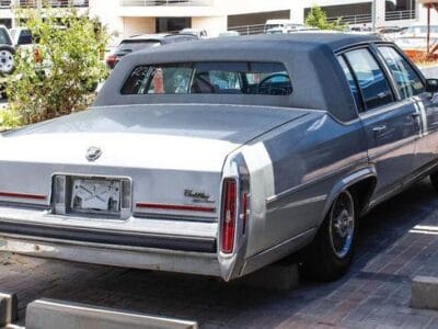 Cadillac Brougham 5.0 L 1989