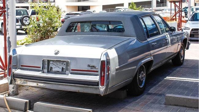 Cadillac Brougham 5.0 L 1989