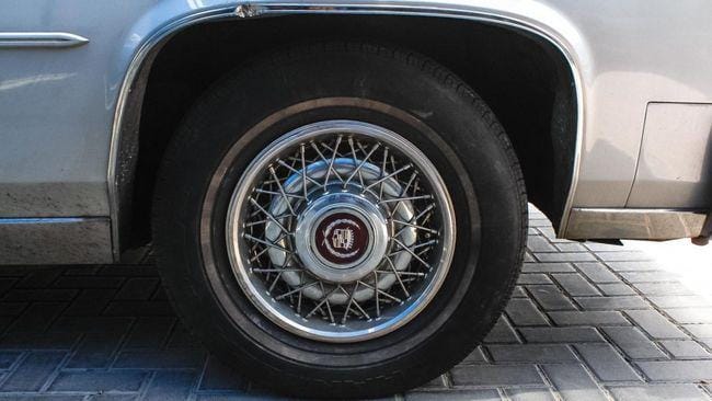 Cadillac Brougham 5.0 L 1989