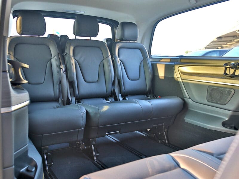 Mercedes-Benz V300 Avantgarde+ Extra Long/2025/GCC/2 Years Local Warranty