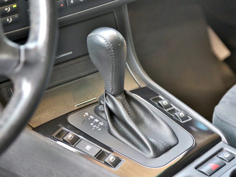 BMW 320i Low mileage V6 2003 Japan