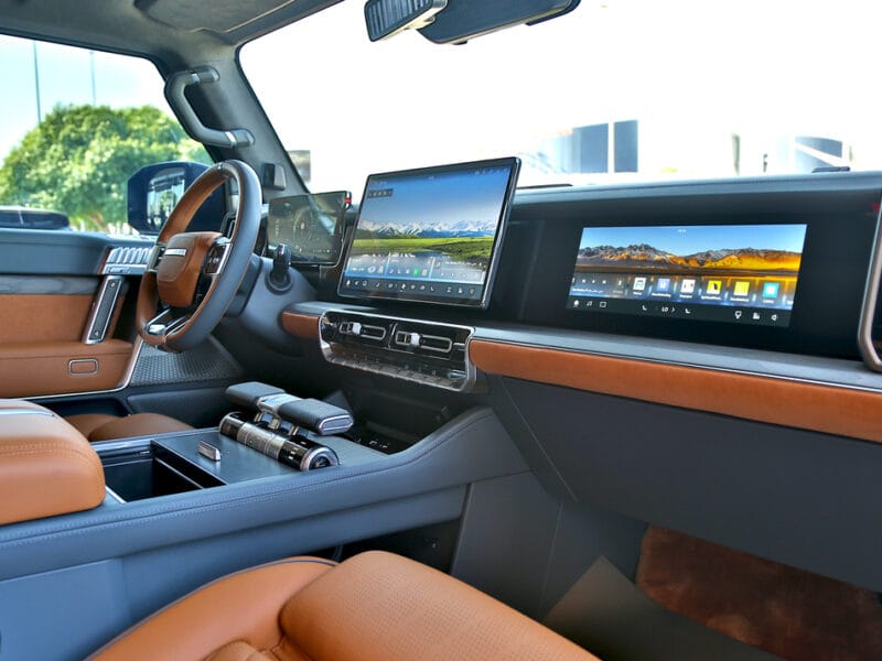 Dongfeng M Hero 917 Military-Inspired Hybrid SUV 2024