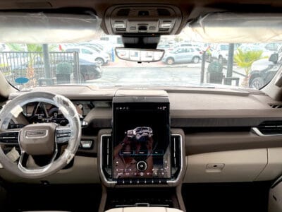 2025 GMC Yukon Denali 2025 VIP with TV