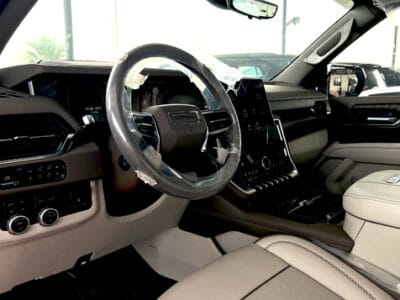 2025 GMC Yukon Denali 2025 VIP with TV