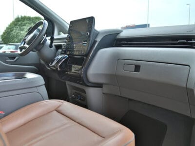 2022 Hyundai Staria VIP 4-seater GCC 2 Years Warranty