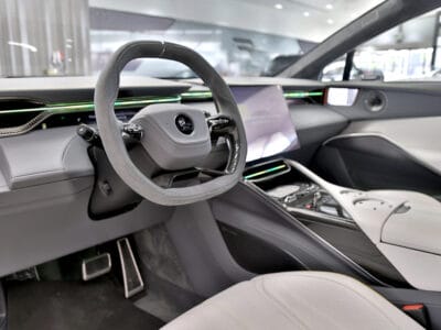 Lotus Eletre R+ 2024