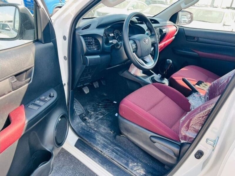 2025 Toyota Hilux 2.4 L Manual Diesel GCC Specs