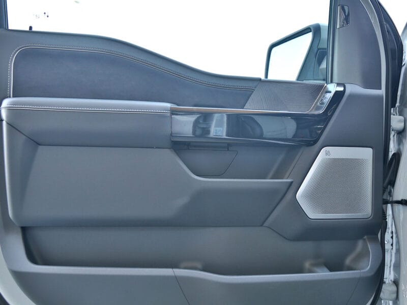 Ford F 150 LIGHTNING Platinum AWD Electric 2023 - Local Registration +10%