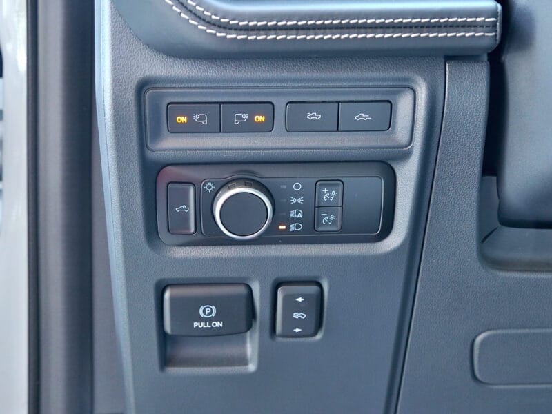 Ford F 150 LIGHTNING Platinum AWD Electric 2023 - Local Registration +10%