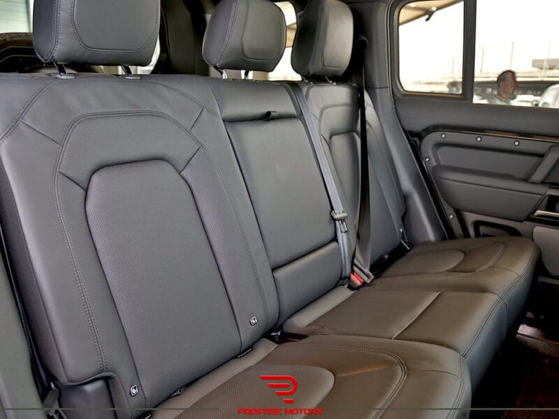 Land Rover Defender 2023