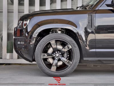 Land Rover Defender 2023