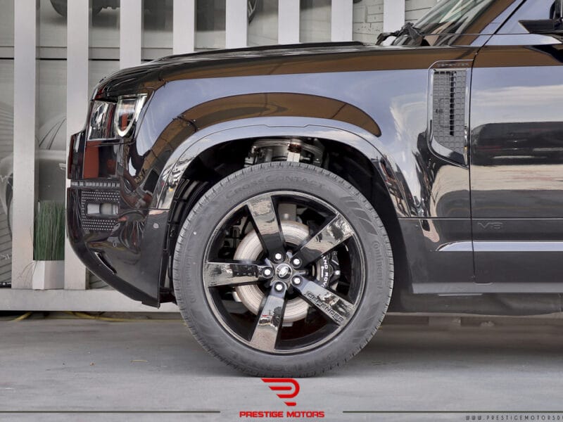 Land Rover Defender 2023