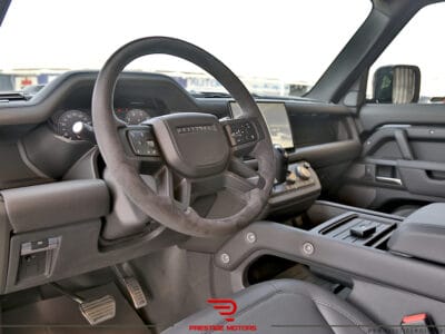 Land Rover Defender 2023