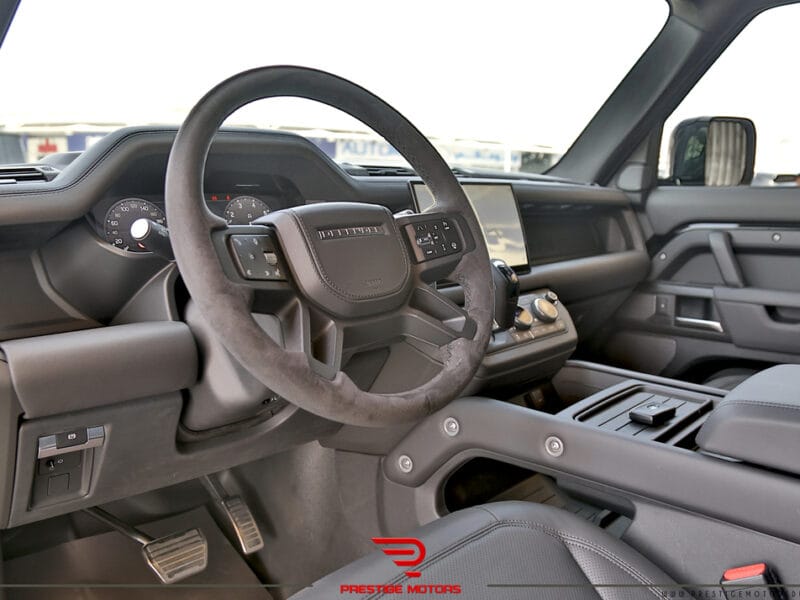 Land Rover Defender 2023