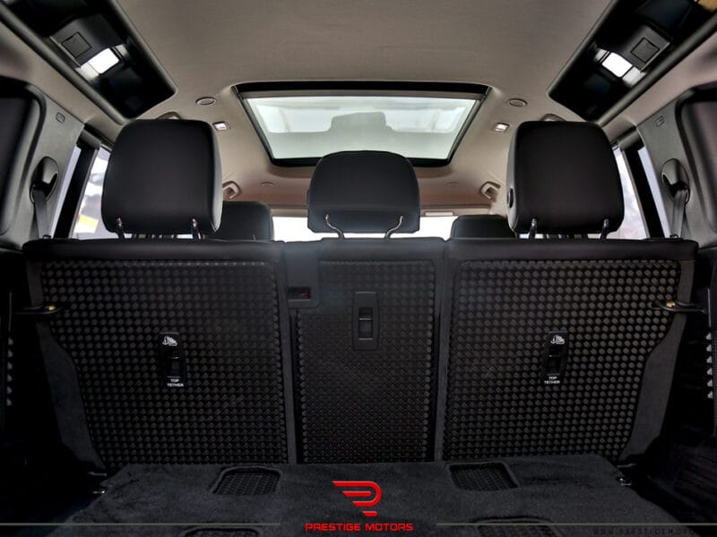 Land Rover Defender P400 110 First Edition 2021