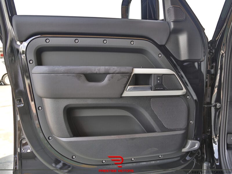 Land Rover Defender X-DYNAMIC 110 SE P400 AWD 2024 Local Registration + 10%