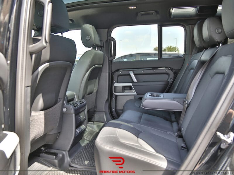 Land Rover Defender X-DYNAMIC 110 SE P400 AWD 2024 Local Registration + 10%