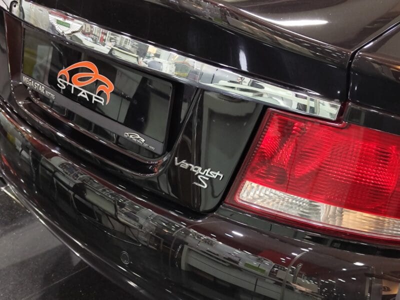 2005 Aston Martin Vanquish S