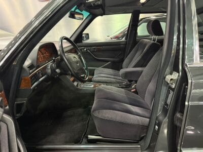 1991 Mercedes-Benz 560 SEL