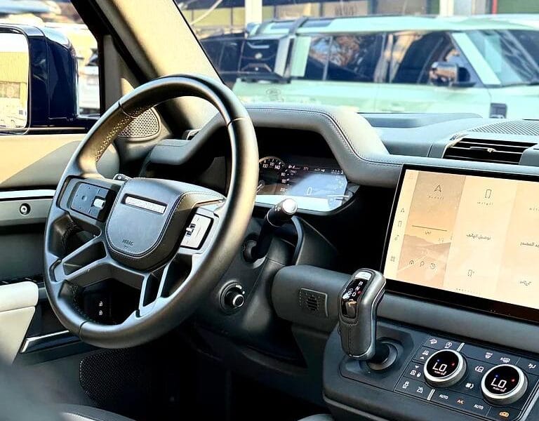 2023 Land Rover Defender 110 SE