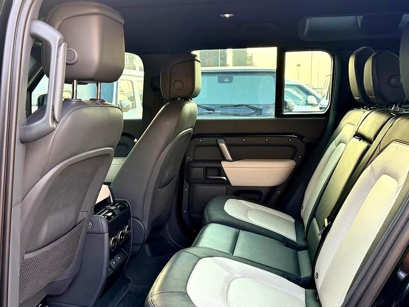 2023 Land Rover Defender 110 SE