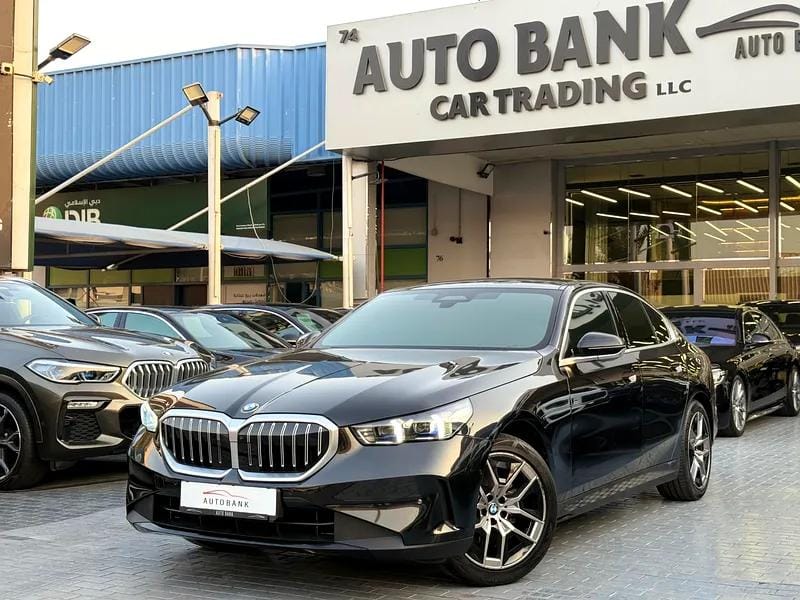2024 BMW 5-Series 520i