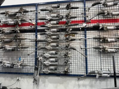 Vehicles Steering box auto balance