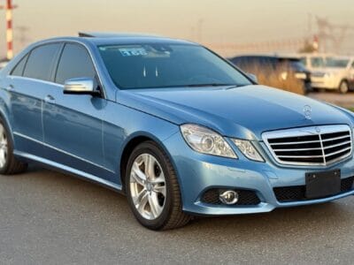 MERCEDES-BENZ E 350 BLUE 2010