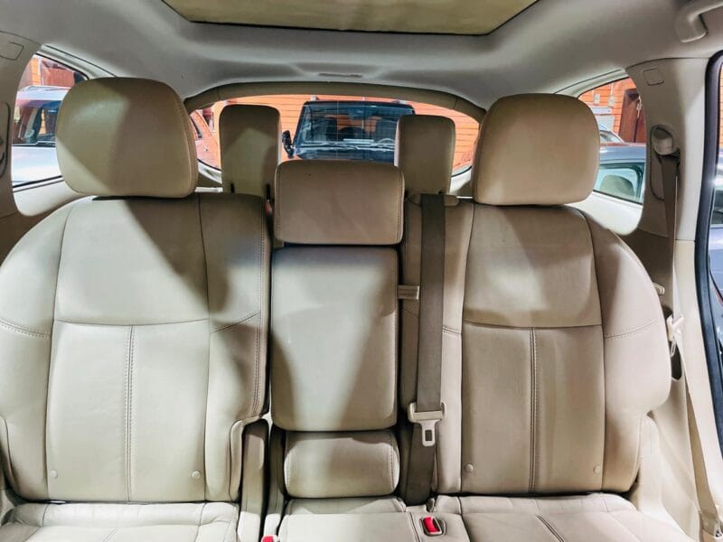 Nissan Pathfinder SV Black 2014