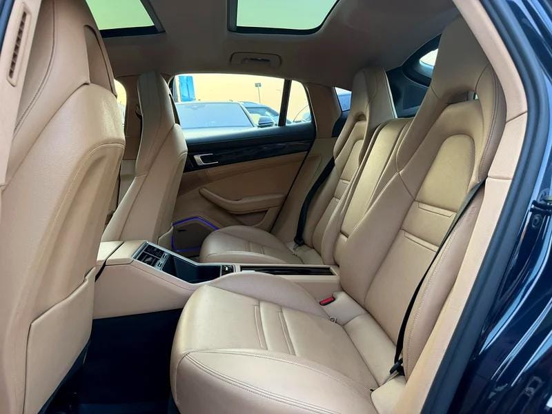 2018 Porsche Panamera Standard