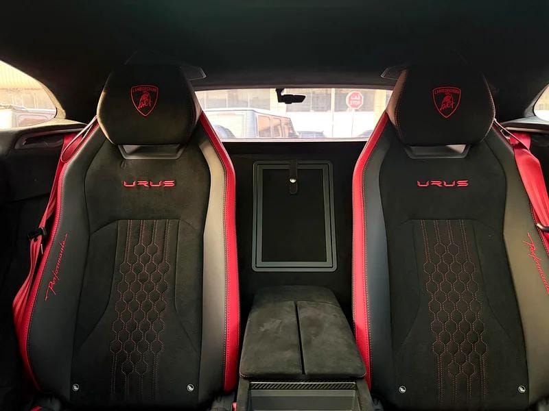 2024 Lamborghini Urus Performante