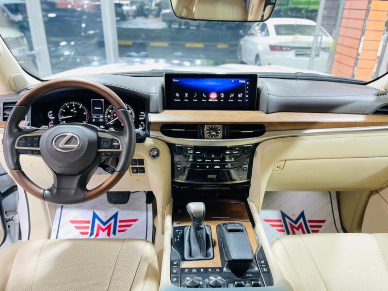 Lexus Lx570 White 2021