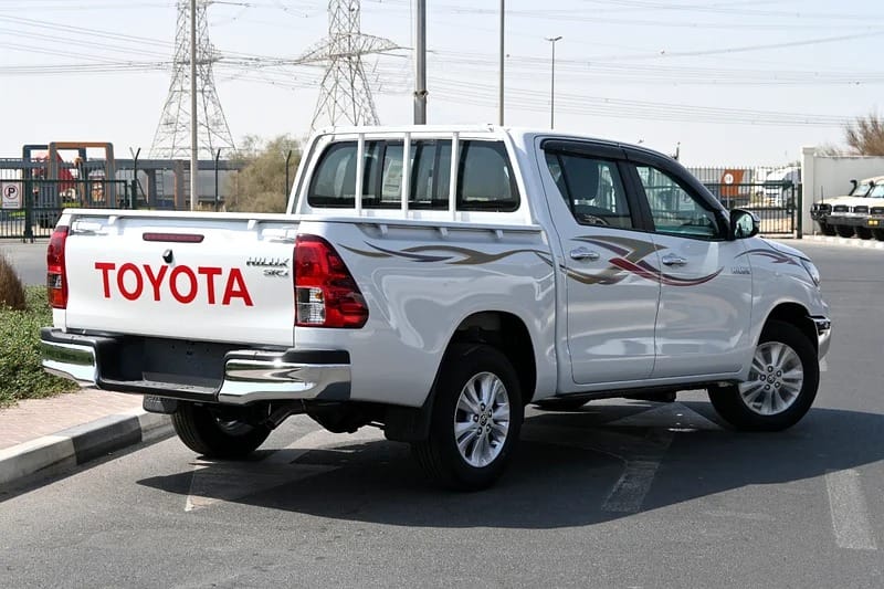 2025 Toyota Hilux SR5