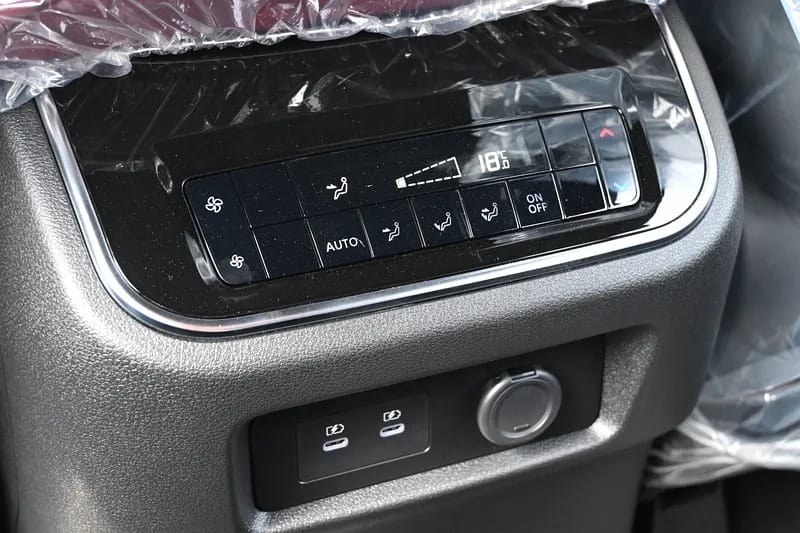 2025 Nissan Patrol SE Platinum City