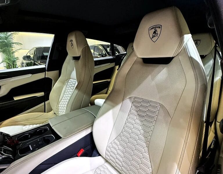 2020 Lamborghini Urus Standard