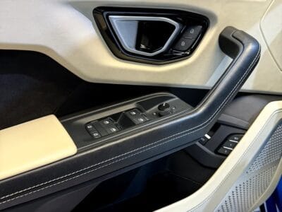 2020 Lamborghini Urus Standard