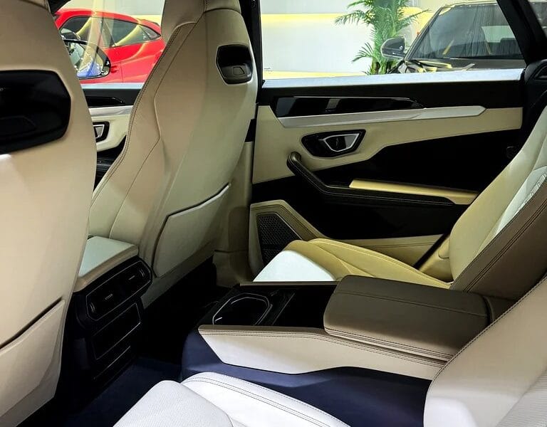 2020 Lamborghini Urus Standard