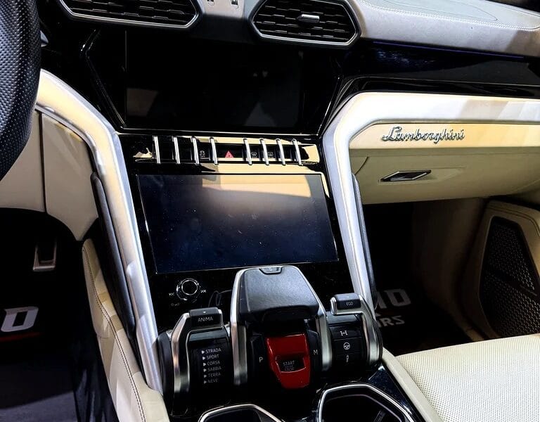 2020 Lamborghini Urus Standard