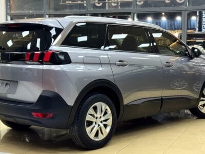 2018 Peugeot 5008 Standard