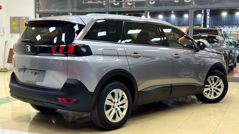 2018 Peugeot 5008 Standard