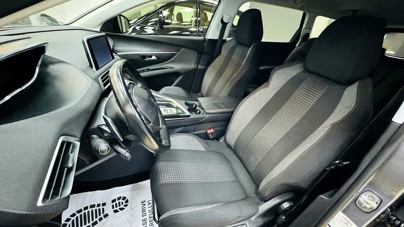 2018 Peugeot 5008 Standard