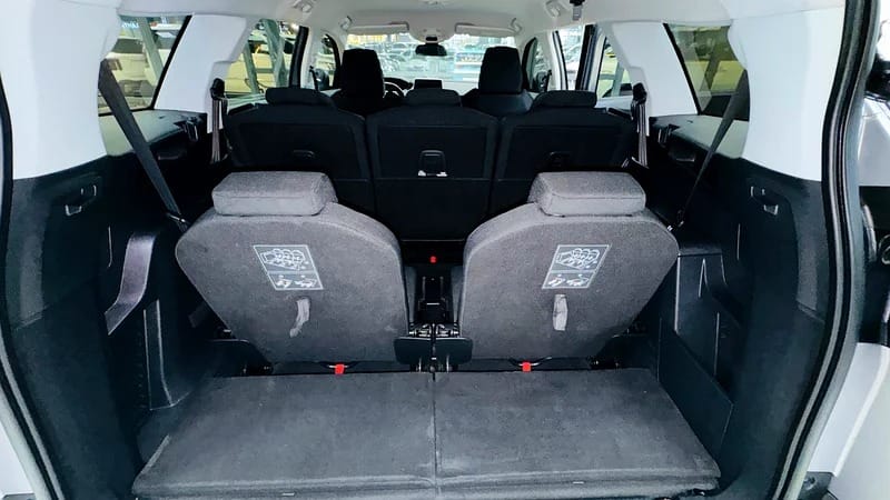 2018 Peugeot 5008 Standard