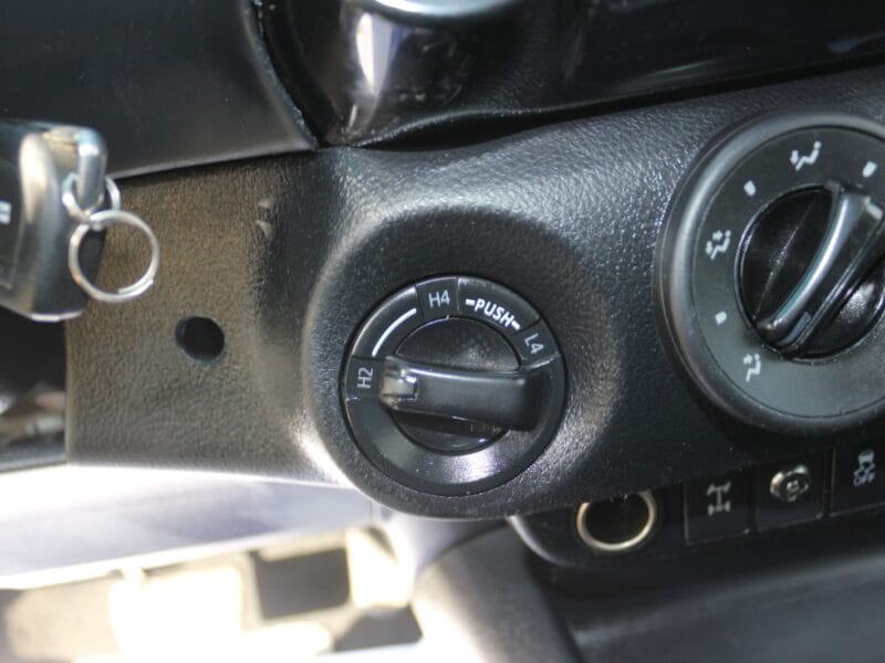 TOYOTA HILUX DIESEL FULL OPTIONS 2018