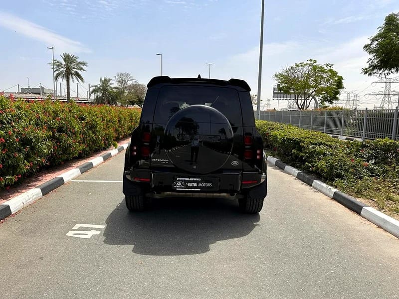 2020 Land Rover Defender 110 SE